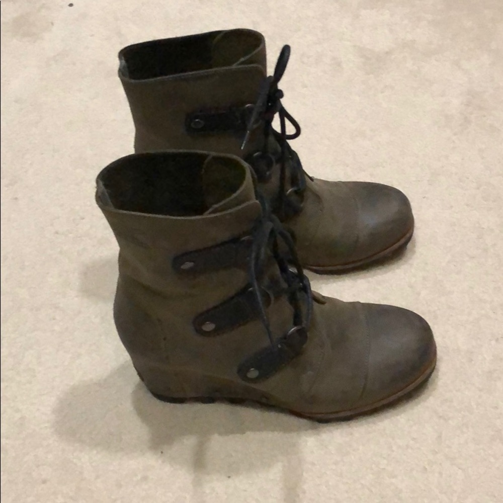 Sorel Joan of Arctic Wedge Boots - 9.5